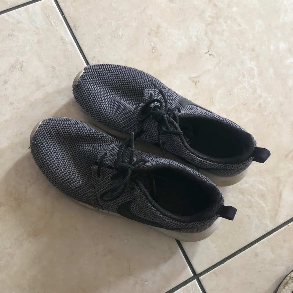 Shoes - Picture 3 of 3